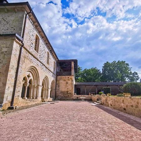 Abbaye Saint Gilbert Bed & Breakfast Exterior photo