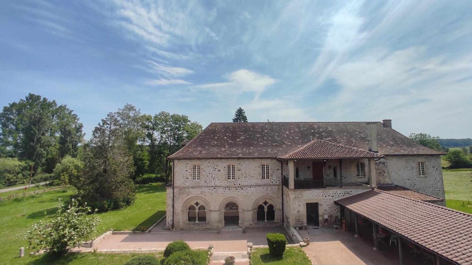 Abbaye Saint Gilbert Bed & Breakfast Exterior photo